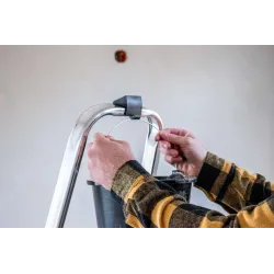 Plastikowy hak na wiadro do drabiny domowej Plastikowy hak na wiadro do drabiny domowej