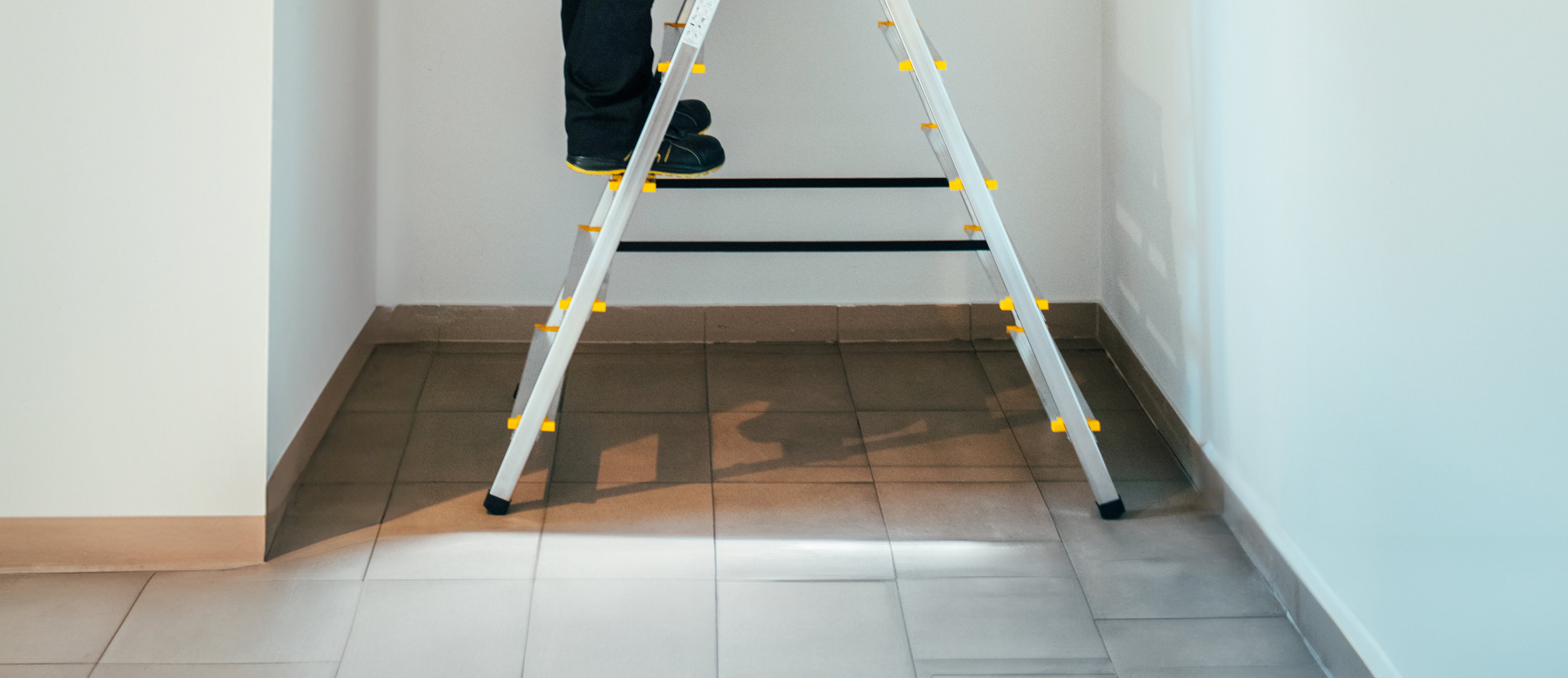 two-step-aluminum-double-sided-household-ladder-125-kg.jpg